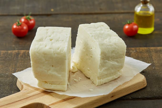 What is ripened cheese? What is fresh cheese?