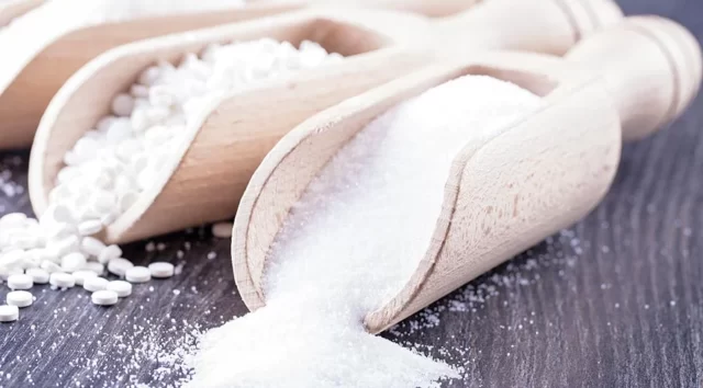 What is saccharin (E954)?